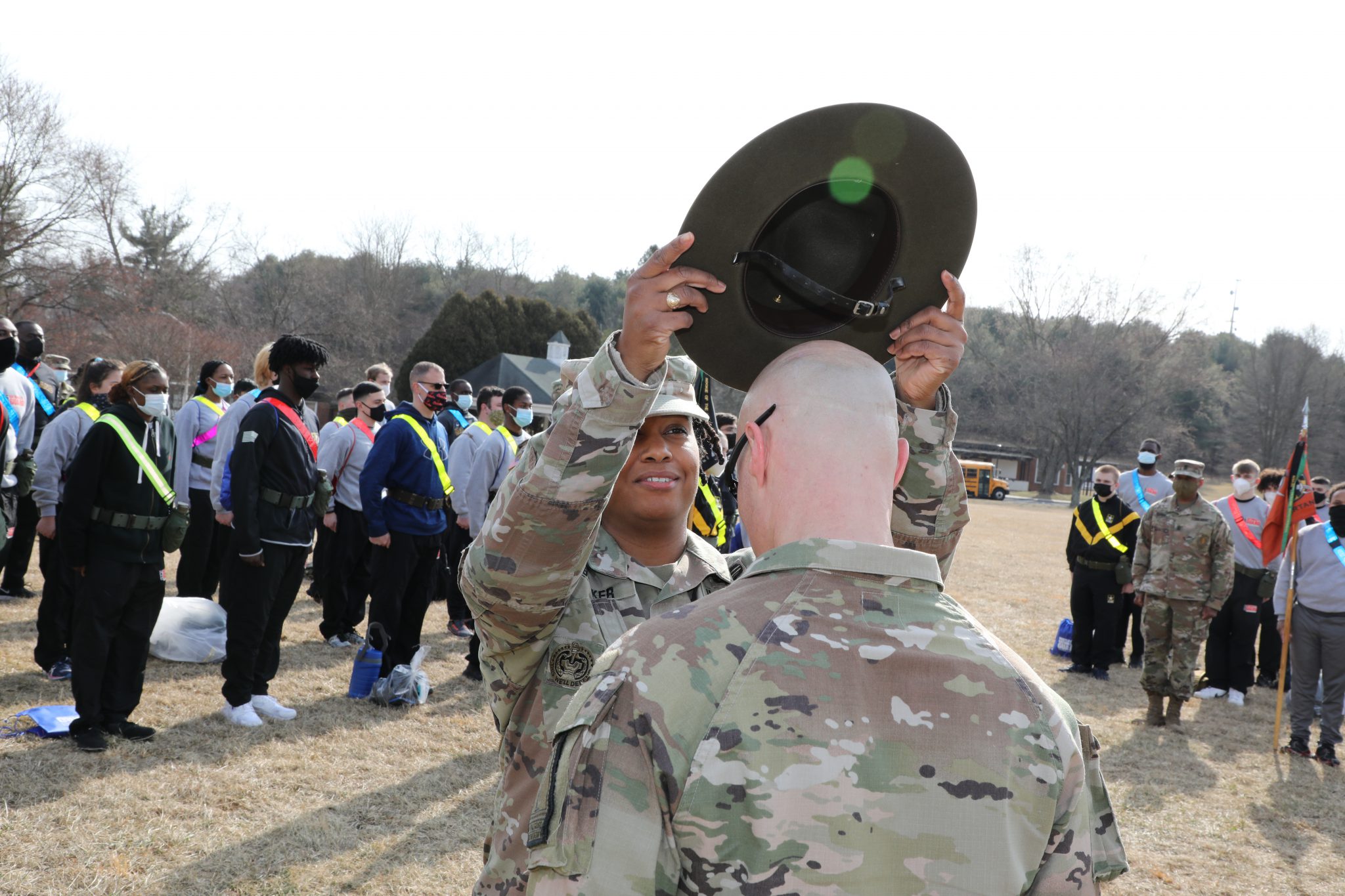 mdng-rrb-de-hats-a-senior-drill-sergeant